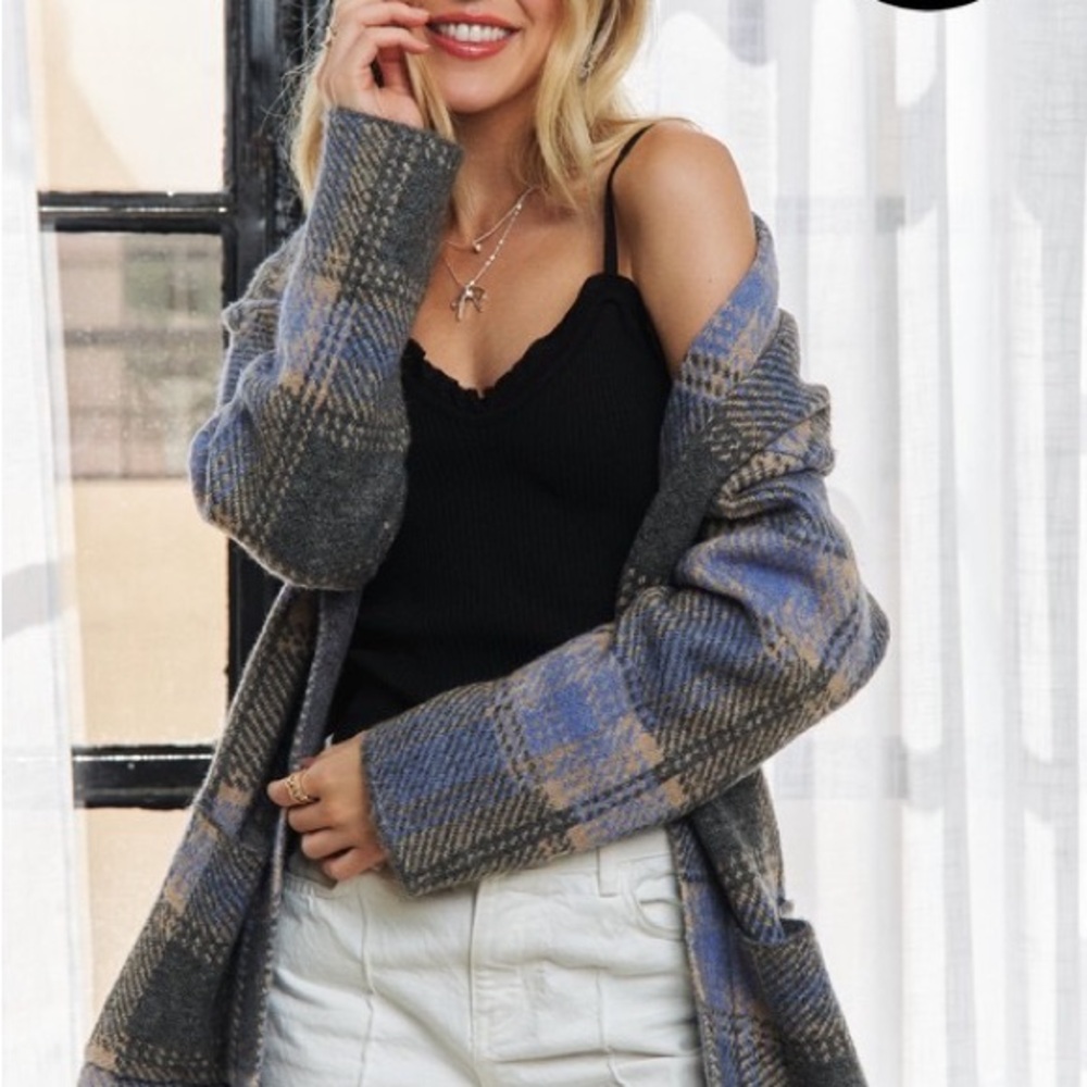 Plus Size Checked Sweater Cardigan - Picture 5 of 10